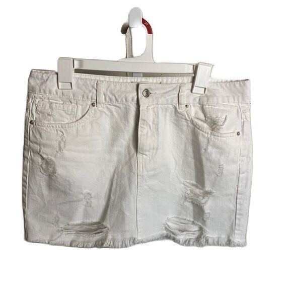 - #317 WE THE FREE Fringe Hem Distressed Jean Skirt - Picture 3 of 9